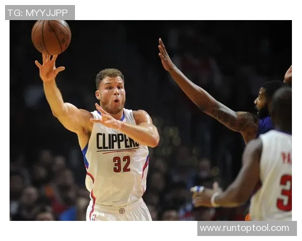 传奇足球明星布莱克的精彩瞬间与辉煌成就全景展示