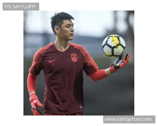 曾诚足球明星发型解析与时尚搭配技巧分享