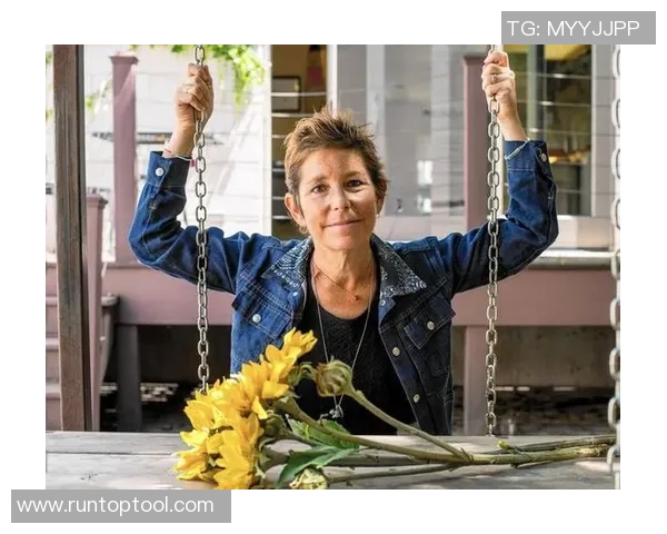 足球明星的女友揭秘她们的爱情故事与生活点滴