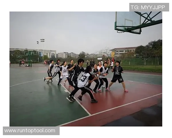 全明星对决篮球火激情碰撞谁能在赛场上赢得荣耀与胜利